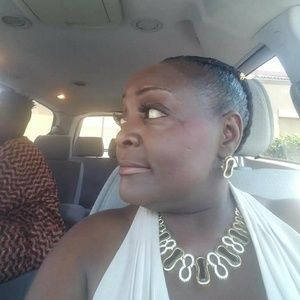 Meet your Posher, Abimbola